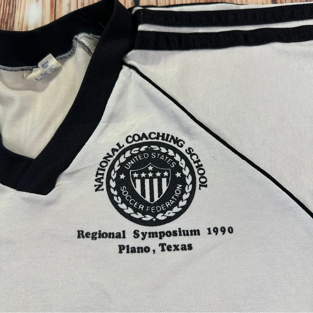 Vintage 90s Adidas National Coaching School Tshirt Size Medíum
